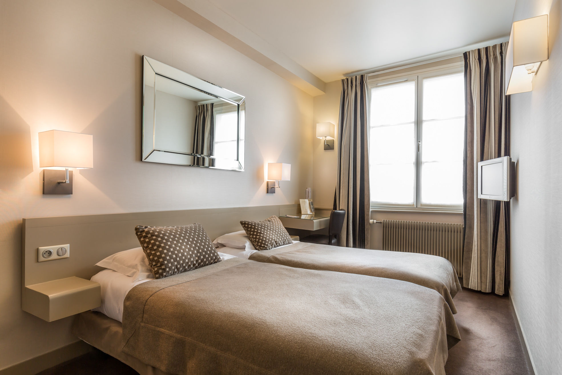 Hotel La Residence Du Berry Versailles Bagian luar foto