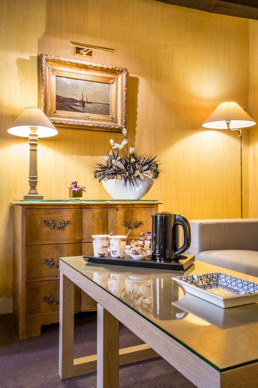 Hotel La Residence Du Berry Versailles Bagian luar foto
